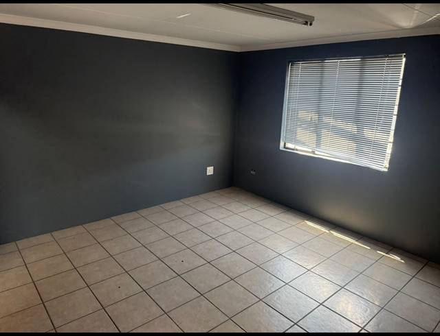 264M² WAREHOUSE TO LET IN ANDERBOLT